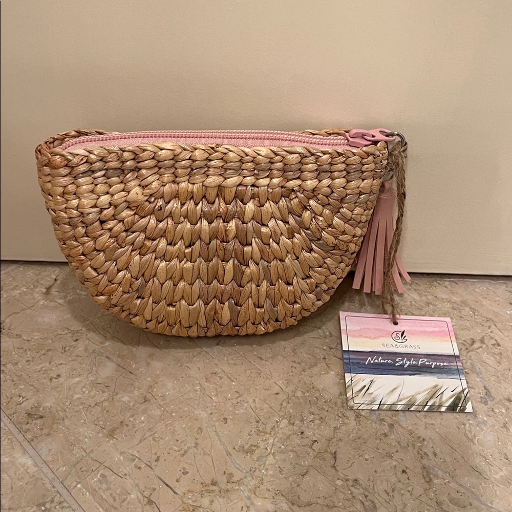 SeaGrass Woven Straw Cosmetic Pouch in Natural with Pink Trim